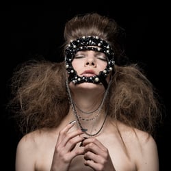 Editorial „Warrior“