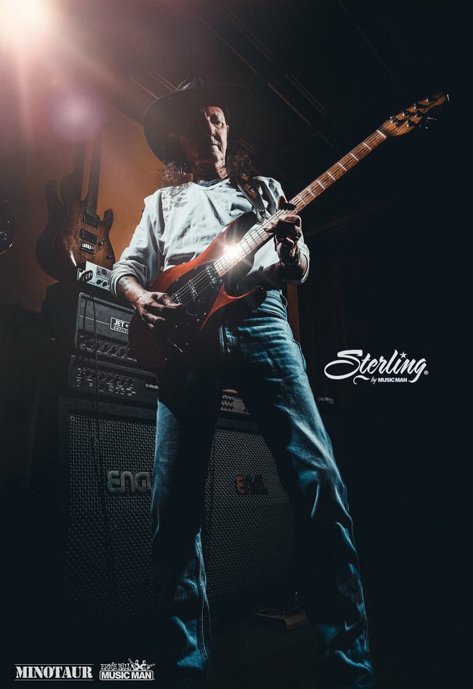 Werbefotografie für verschiedene Gitarren mit Reinhard Kruska
