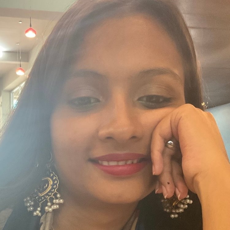 Aqsa Naqvi