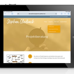 Webdesign für Projektmanagement Gladbach: Darstellung auf Tablet