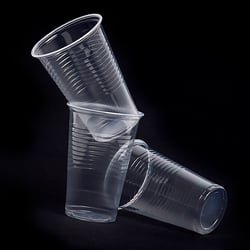 Plastikbecher 01 web
