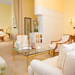 Photo: ©by Falko Wübbecke | Grandhotel Schloss Bensberg | client: Althoff Hotels | www.hotelfotodesign.de