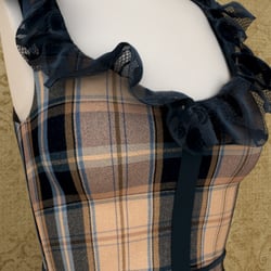 Das Kleid „French Style“.  Erstellt mit Marvelous Designer, Mudbox, 3ds Max, Vray, Photoshop