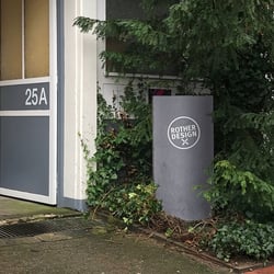 Logo-Säule