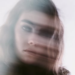 hotography and Reouch: Tavinho Costa Make-up Artistin: Marleen Riemen Styling und Produktion: Carina Musitowski