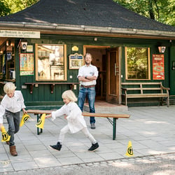 Milchhäusl am Englischen Garten, Axel und Kids