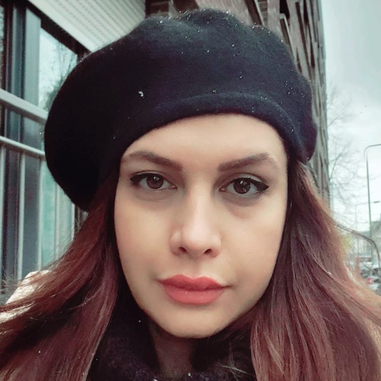 Neda Kooroshi