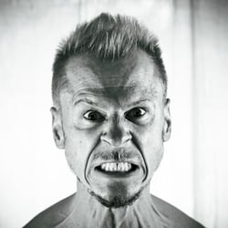 WUT – Erniedrigung