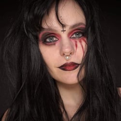 The Gothic Girl (Gruft Look) #1