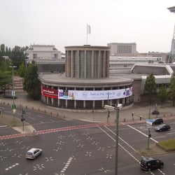 Messe Berlin Halle 13 mit Branding