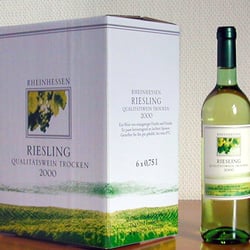Ausstattung für einen Rheinhessen-Riesling; umgesetzter Entwurf