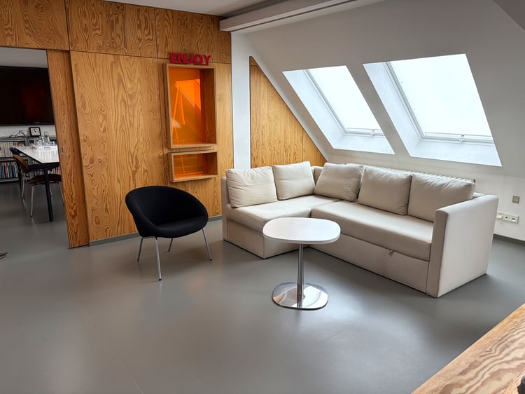 Kreatives Teambüro in Berlin-Kreuzberg – 100 m², Dachterrasse & All-in-Miete: Foto 1