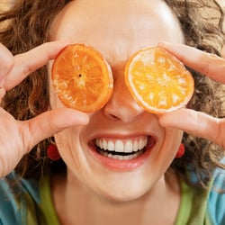 Die Frau mit den Orangen