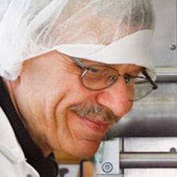 Schokoladenverpackung in einer Behindertenwerkstatt