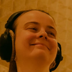 Lisa Hoppe im LowSwing Tonstudio