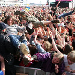 Crowdsurfing – Fanimpressionen Rock am Ring