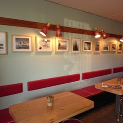 „CLOSE TO WATER“ Ausstellung