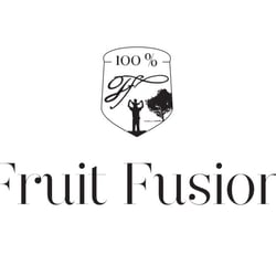 Logo für 100 %igen Fruchtsaft eines Familienbetriebes mit dem Namen Fruit Fusion
