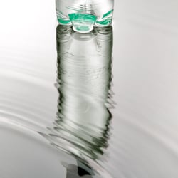 Wasserflasche-Wasser