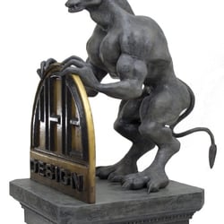 Gargoyle schraeg vorn links total ohne Spiegelung