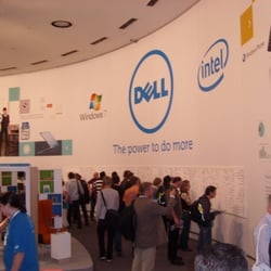 Skype-Pod-Corner crowded
