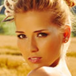 Haar- und Make-up Styling: von mir Fashionstyling: von mir  Model: Natalie @modeldistrict
