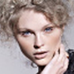 Make-up and Hair : Dagmar Schwarz
