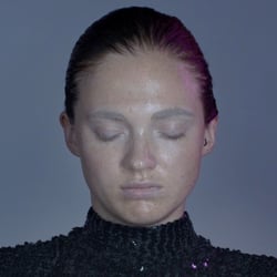 Videostill aus technical healing, 2020, HD-Videoloop (02:34 Min.) mit Josefa Schundau