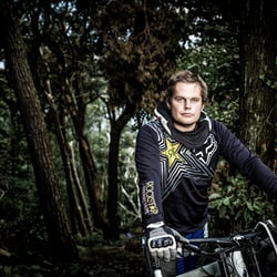 Sportwerbung  Sportfotografie Mountainbike Fahrrad Downhill Cross