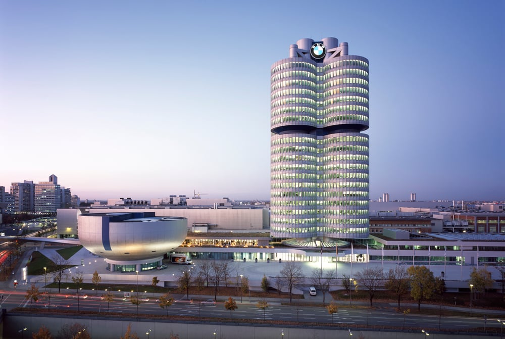 BMW Hochhaus; Auffahrt Petuelring