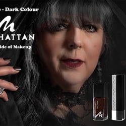 Imaginäre Werbung für eine Kosmetik – Produktlinie