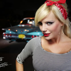 Girls & legendary US-Cars