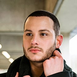 Outdoot Portraitfotografie Schauspieler Sebastiano Kiel IKEA Parkhaus