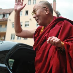 Der Dalai Lama in Nürnberg – Ankunft am Nürnberger Rathaus 1