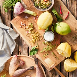 Marius Prions Photo FOOD / Lemon, Garlic, Lime, Salt, Chicken