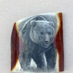 Bär auf Mammut Elfenbein
