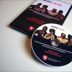 EIN HERZ. EIN ZIEL. | Kampagne Anti-Rassismus-Spot | Plakat, DVD, CityCards