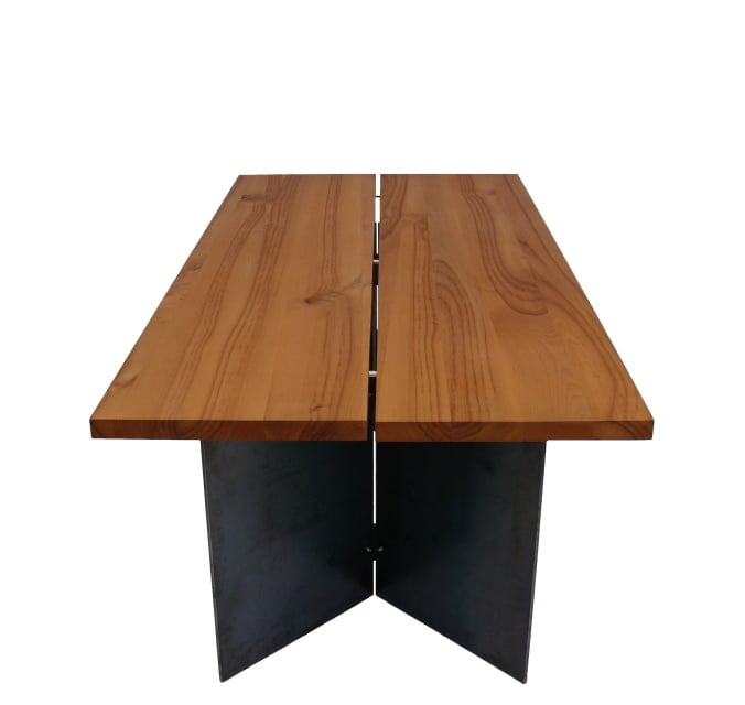 Tisch 208