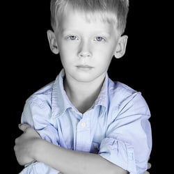 kinderfoto kevin allein zu haus