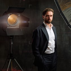 Business Porträt Mann im Filmlook