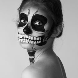 Skull. Model: havannia, Foto: Saskia Kolasinski