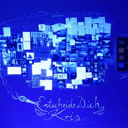 Ideenwand bei Schwarzlicht