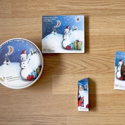 Weihnachtssortiment an Hand einer selbst erstellen Illustration
