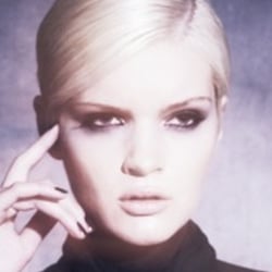 Make Up: Anna Tsoulcha Fotograf: Patrizia Doubek