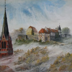 Pauluskirche und Schloss Hellenstein im Nebel