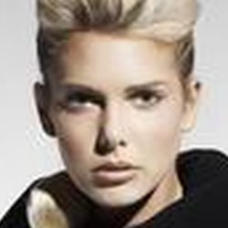 Make-up/Hair/ Produktion: Isabell von Ohlshausen
