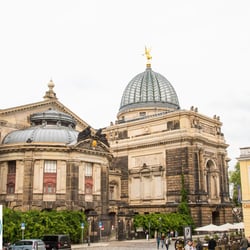 Giorgia Vertes berichtet über die Geschichte der Kunstakademien und ihrer Bedeutung für die Ausbildung von Künstlern