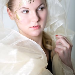 Beauty – Gold