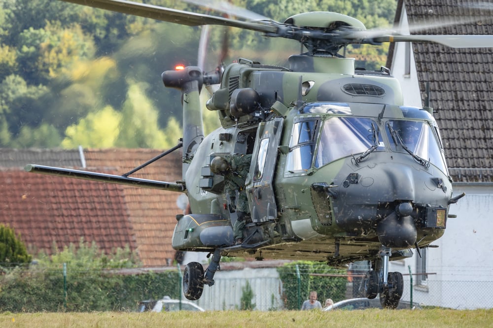 Dynamische Vorführung Bundeswehr – Fallschirmjäger