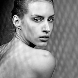 Flora Borsi – portfolio